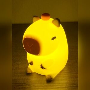 NIB capybara night light up dimmable rechargeable silicon lamp for kids